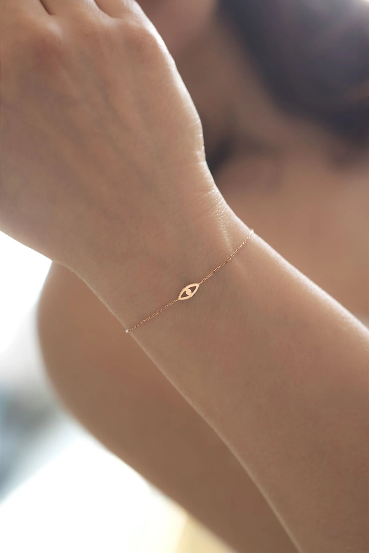 LOOK - 14K Altın Göz Bileklik