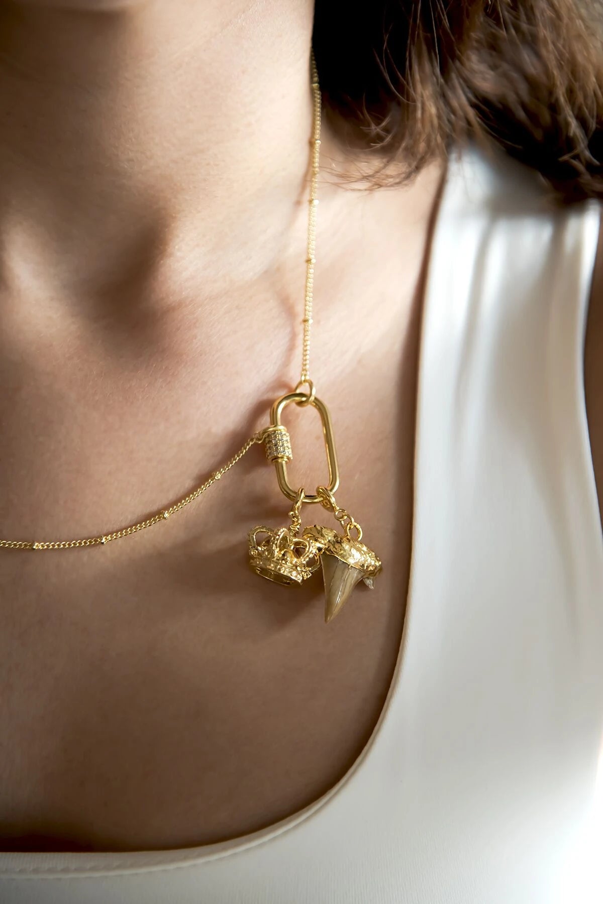 CROWN - Taç Detaylı Charm