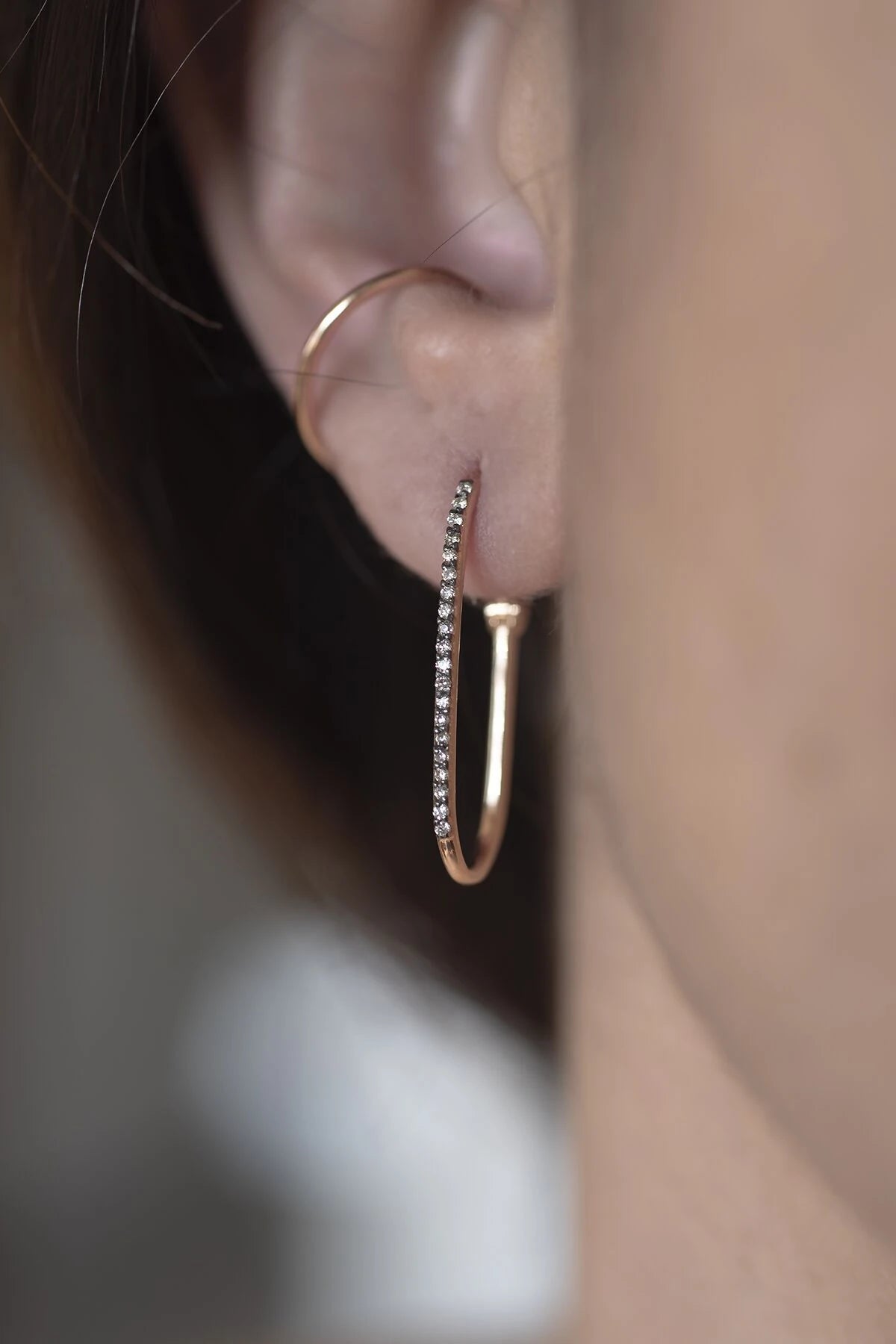 SMOKEY - 14K Altın Oval Halka Küpe